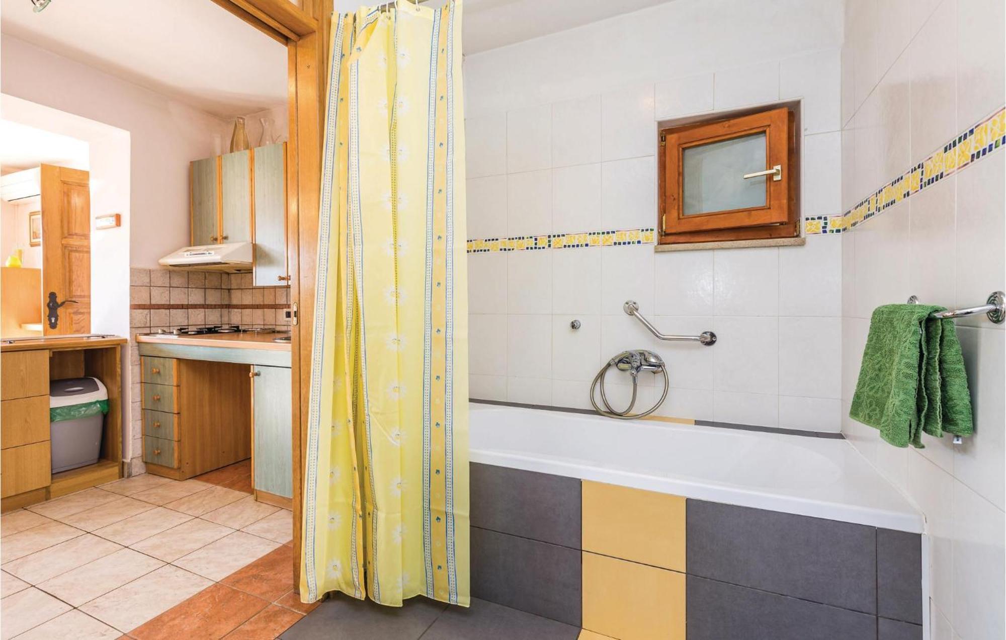 Stunning Apartment In Rijeka With 1 Bedrooms And Wifi Exterior photo